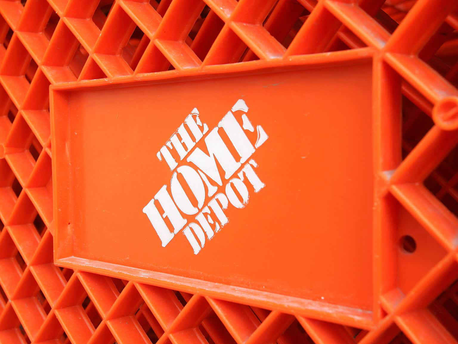 Home Depot and Lowe's gearing up for home improvement spending in 2024 ...