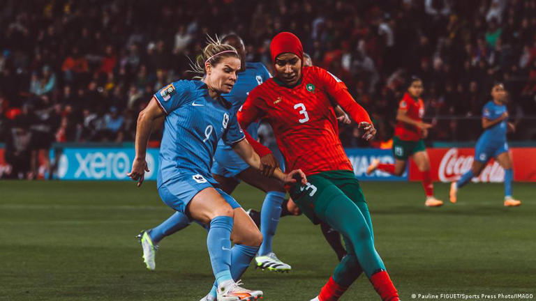 Nouhaila Benzina faced France, a country where the hijab is banned in football