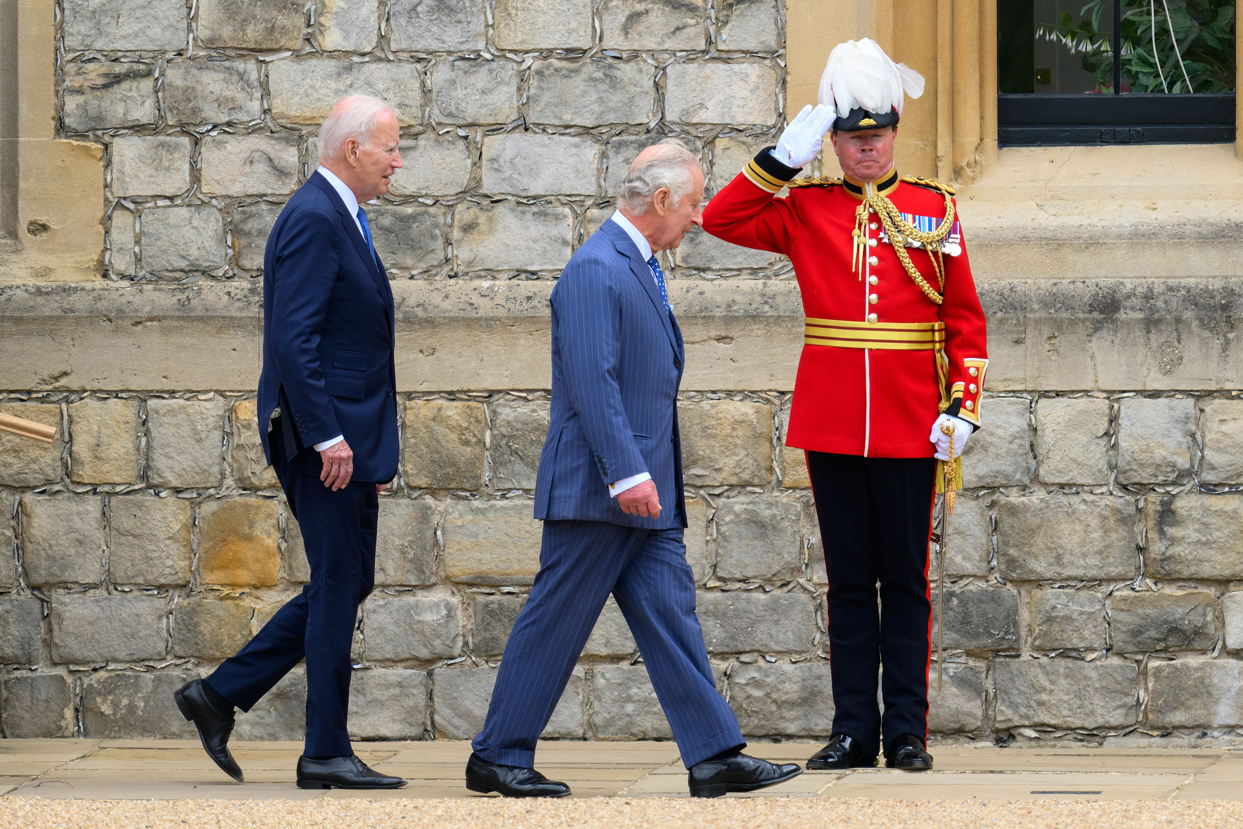 <p>President Joe Biden and King Charles III walked to the dais in the Quadrangle of Windsor Castle in Windsor, England, on July 10, 2023. Upon the president's arrival, a Guard of Honour formed of the Prince of Wales's Company of the Welsh Guards gave a royal salute and the U.S. national anthem was played by the Band of the Welsh Guards. <a href="https://www.wonderwall.com/celebrity/royals/see-king-charles-iii-meetings-with-american-u-s-presidents-over-the-years-prince-charles-camilla-652116.gallery">The president visited Britain</a> to further strengthen the close relationship between the nations and to discuss climate issues with the monarch.</p>