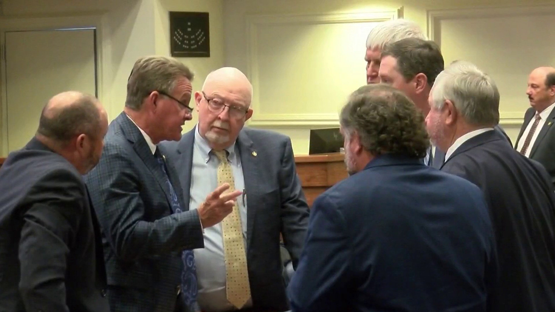 Alabama lawmakers vote on redistricting map despite Supreme Court ruling