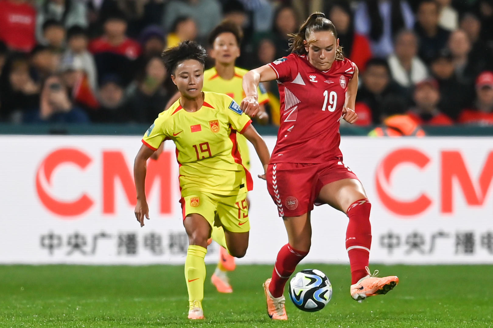国际足球友谊赛：中国女足0:3不敌美国女足_比赛_新华社_进行
