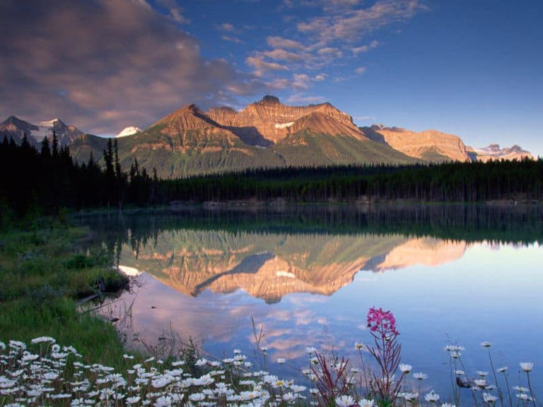 Canadian Rockies: The 12 Most Beautiful Lakes In Banff National Park