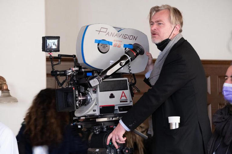 克里斯多夫諾蘭編導的史詩電影《奧本海默》使用IMAX 65mm膠卷拍攝。（環球提供）