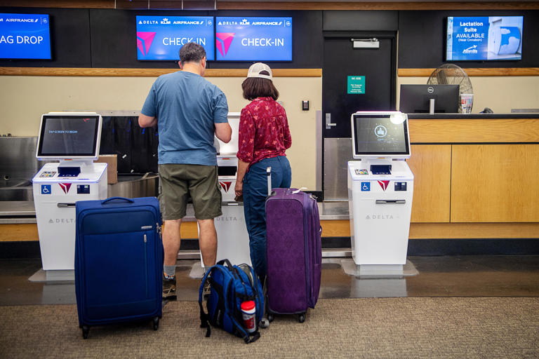 Going on vacation? 10 tech tips to keep your personal info, home safe