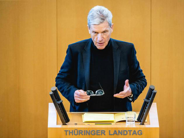 Der Thüringer Minister für Bildung, Jugend und Sport Helmut Holter hat die Verantwortung für die Verwendung der Gelder