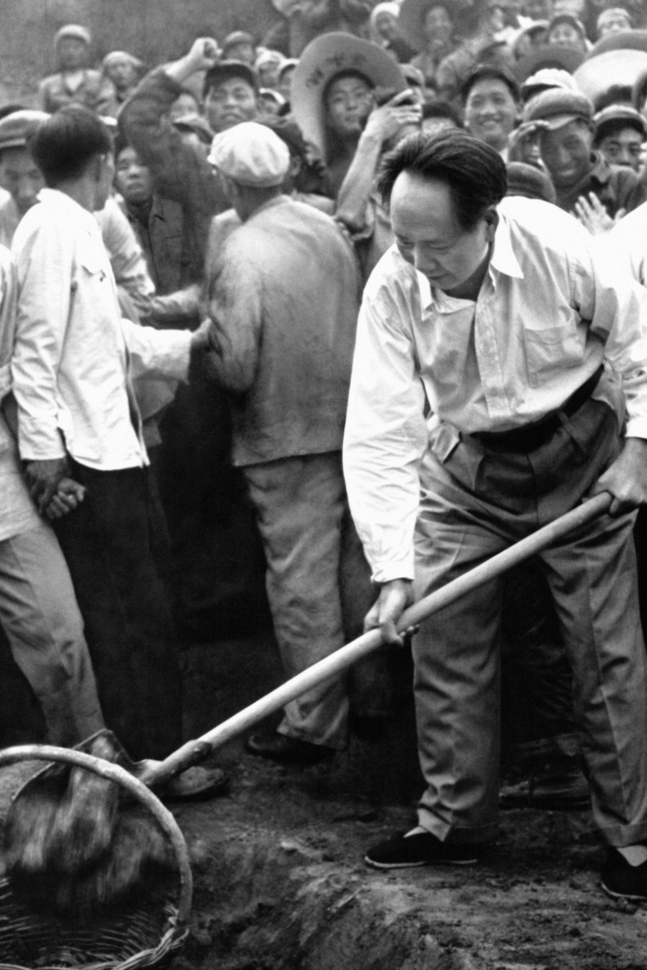 R&B Singer Monica Jumps Off Stage MidShow to Confront Man Hitting Woman