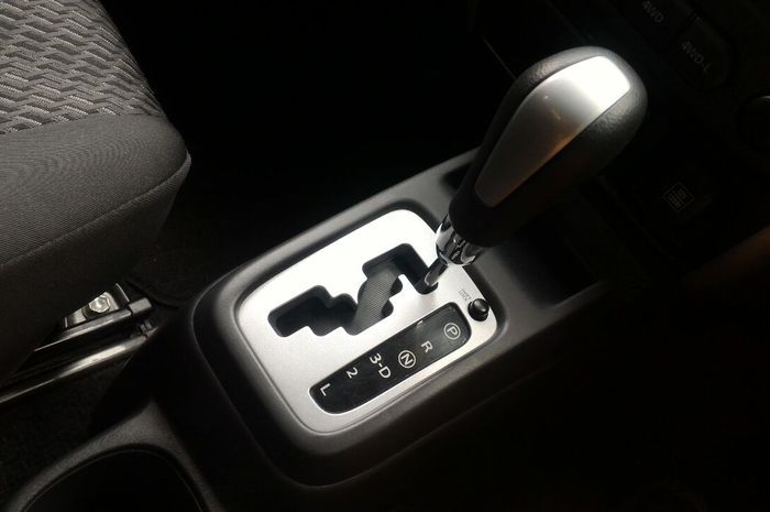 Tips Ampuh Melewati Tanjakan dengan Mobil Matic