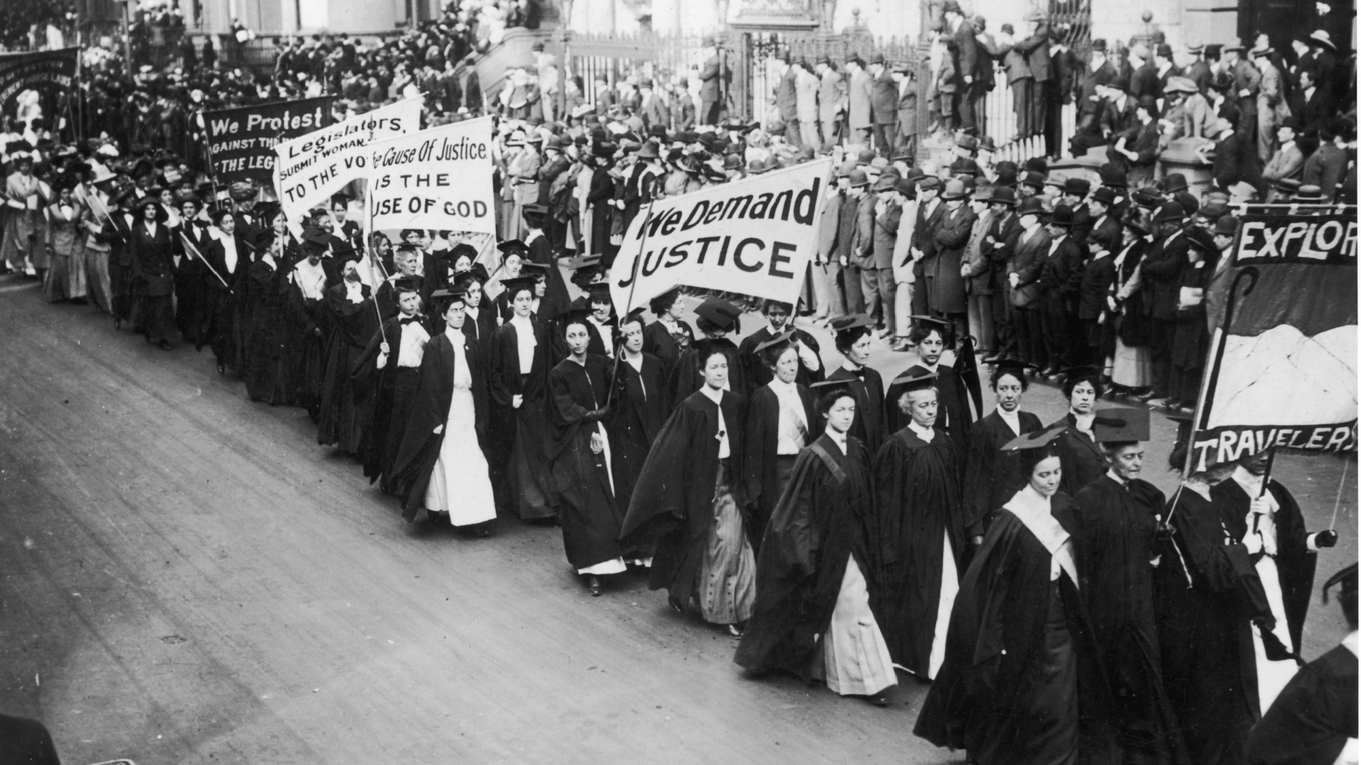 amazing-pictures-from-the-history-of-women-s-football