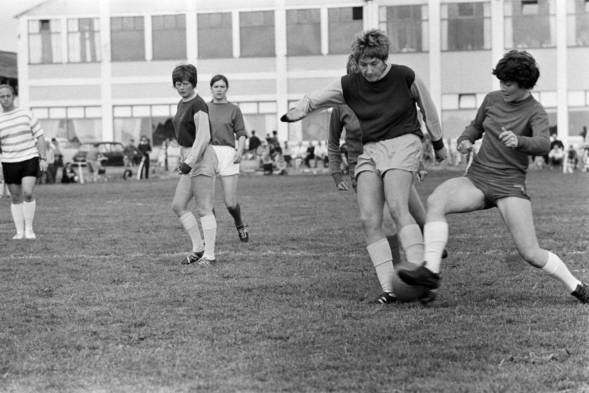 women-s-soccer-amazing-pictures-from-the-history-of-ladies-football