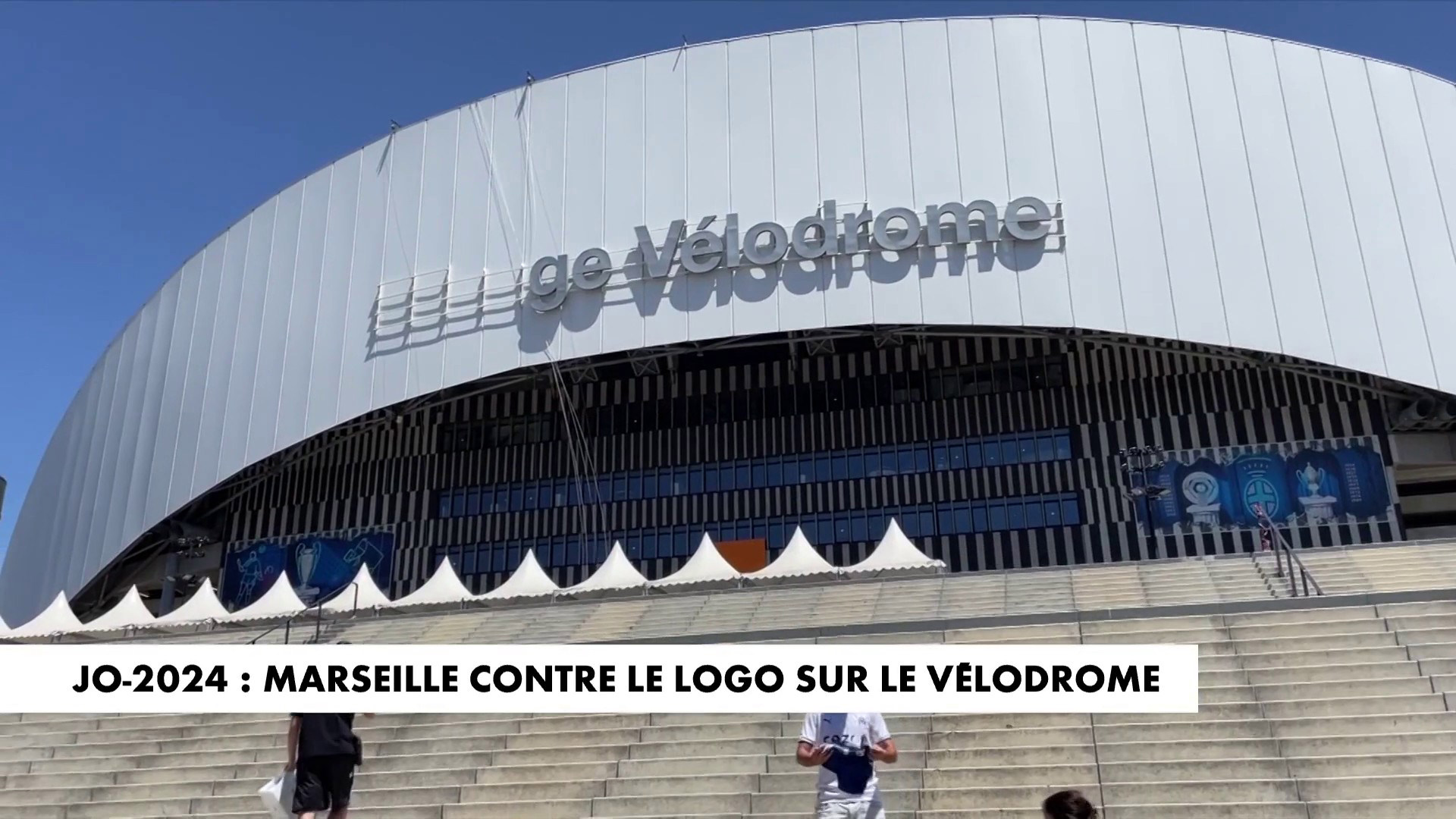 JO 2024 Marseille contre le logo sur le Vélodrome