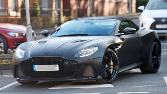 Aston Martin DBS Superleggera Volante] Clirona has an annual salary of 200 million euros (about 31 billion yen). He owns about 20 cars, including a Lamborghini