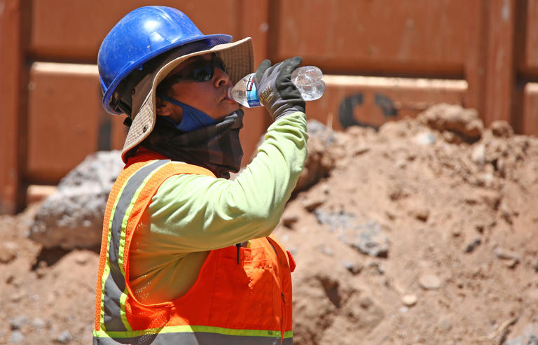 With no formal heat standards, Arizona's outdoor workers are at risk of ...