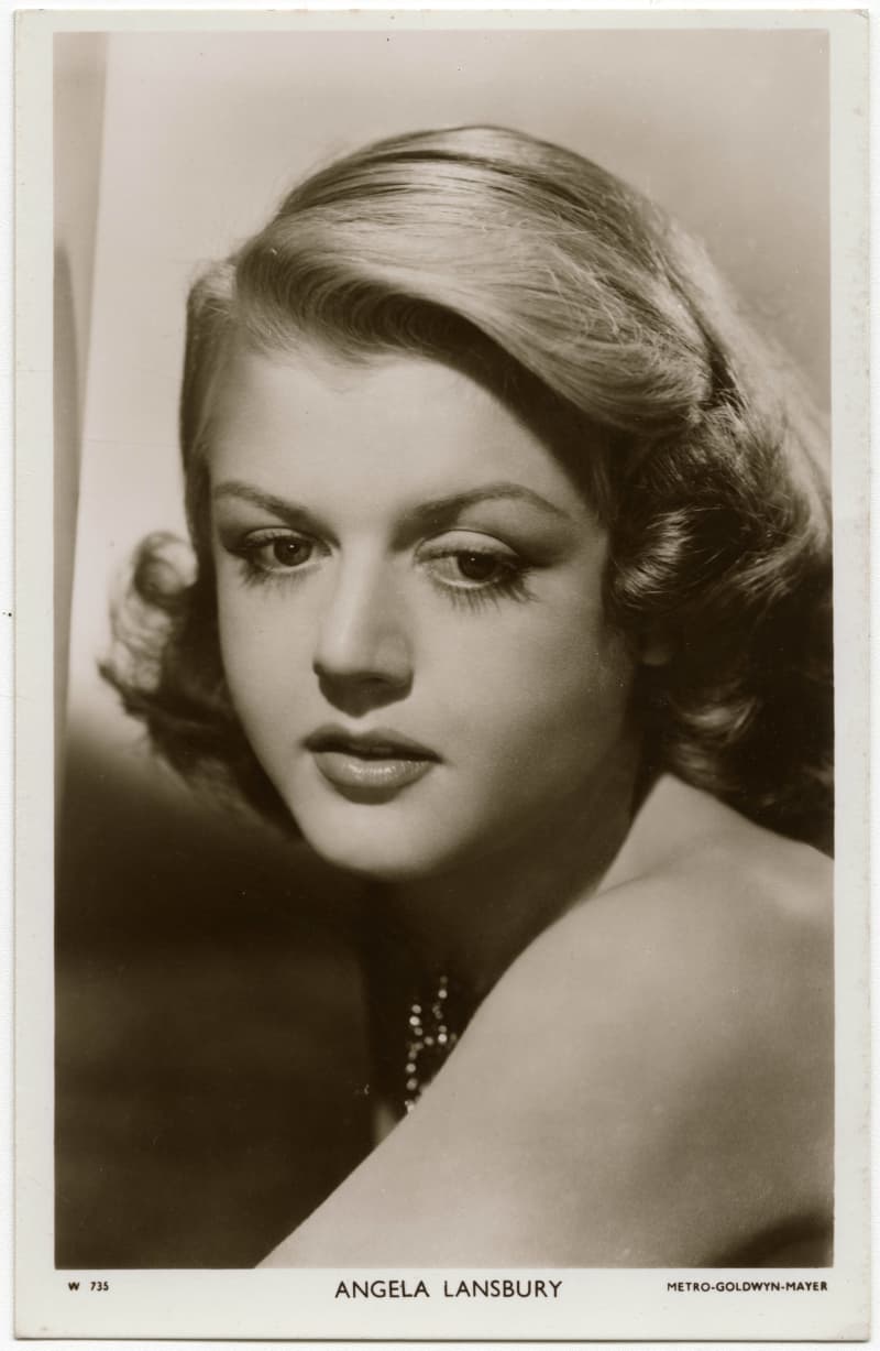 In Memoriam: 10 Shocking Facts About Angela Lansbury