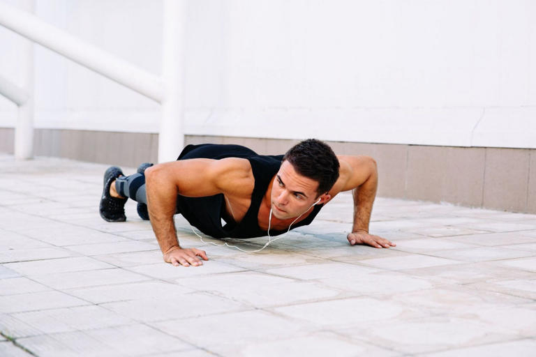 Hardstyle Plank Guide: Everything to Know about This Incredible Core ...