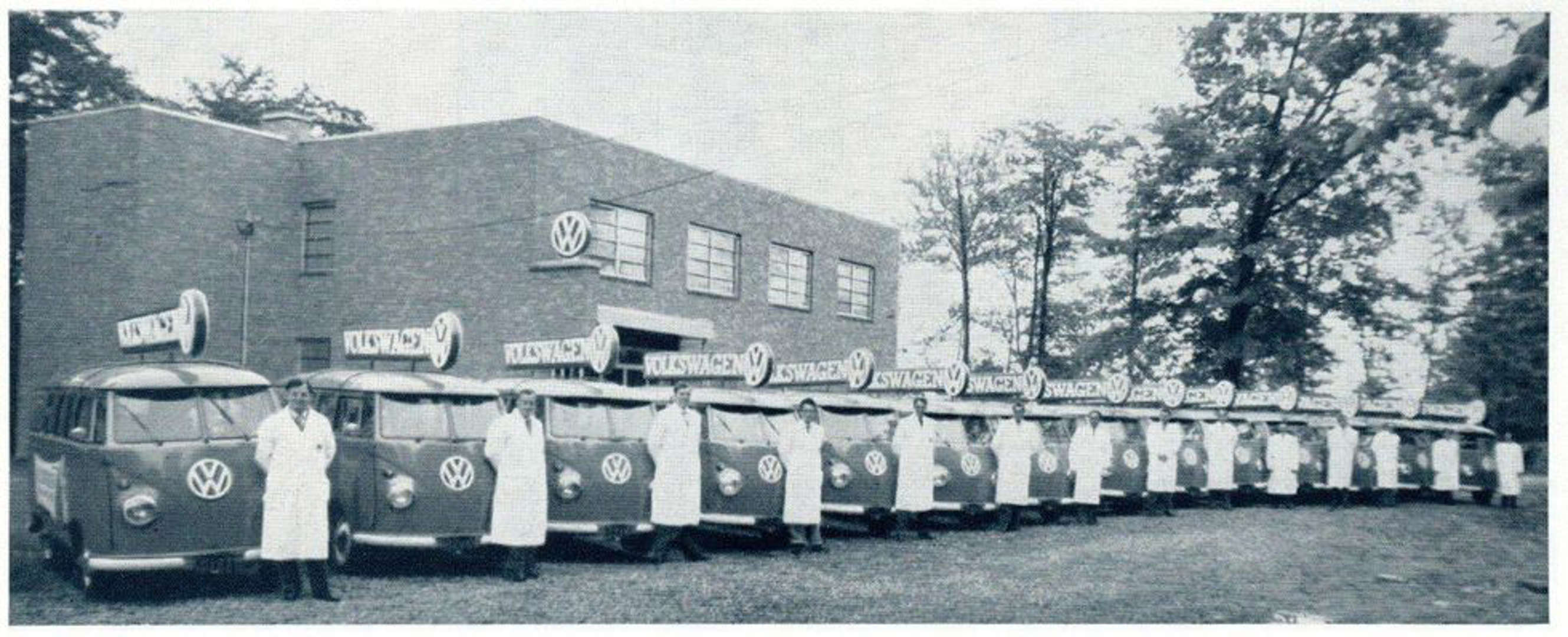 Volkswagen's Mobile Service School Van Group Picture at Englewood Cliffs, New Jersey.