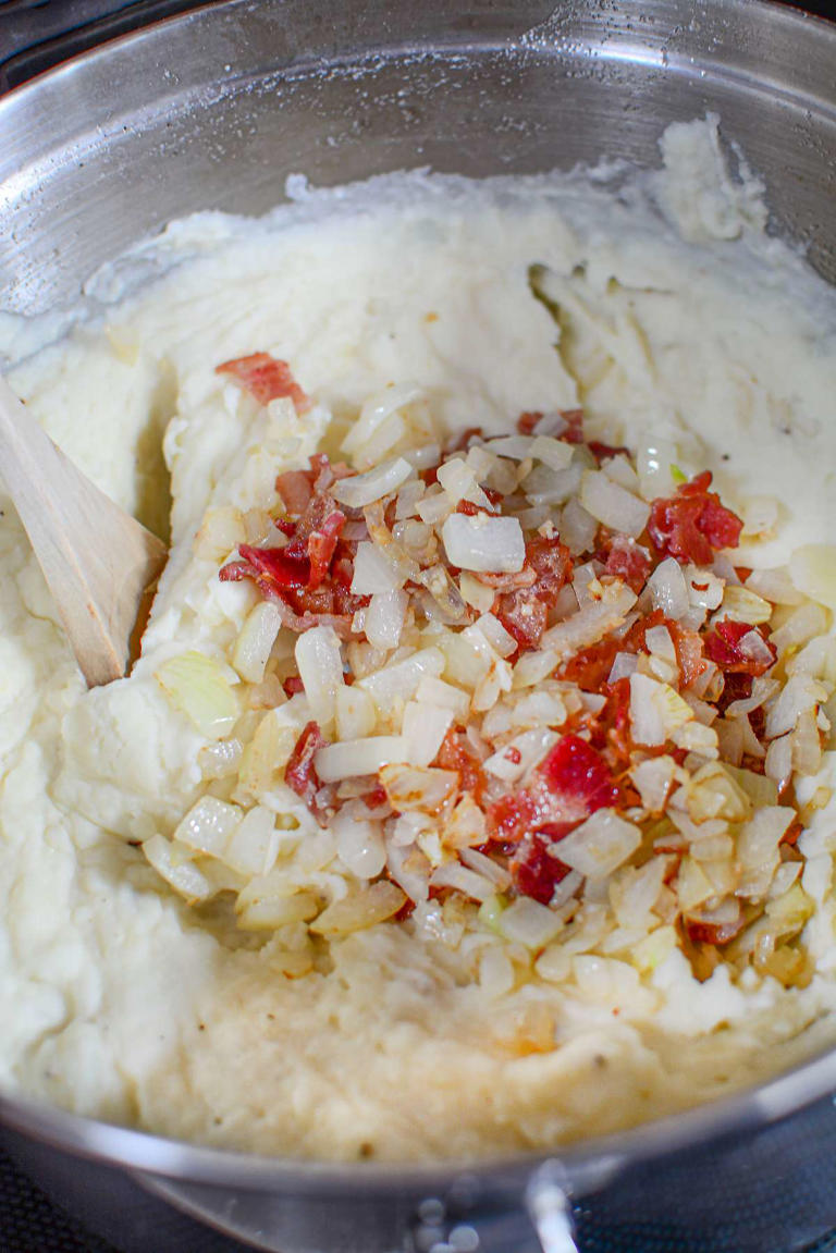 Easy And Delicious Loaded Baked Potato Casserole Recipe