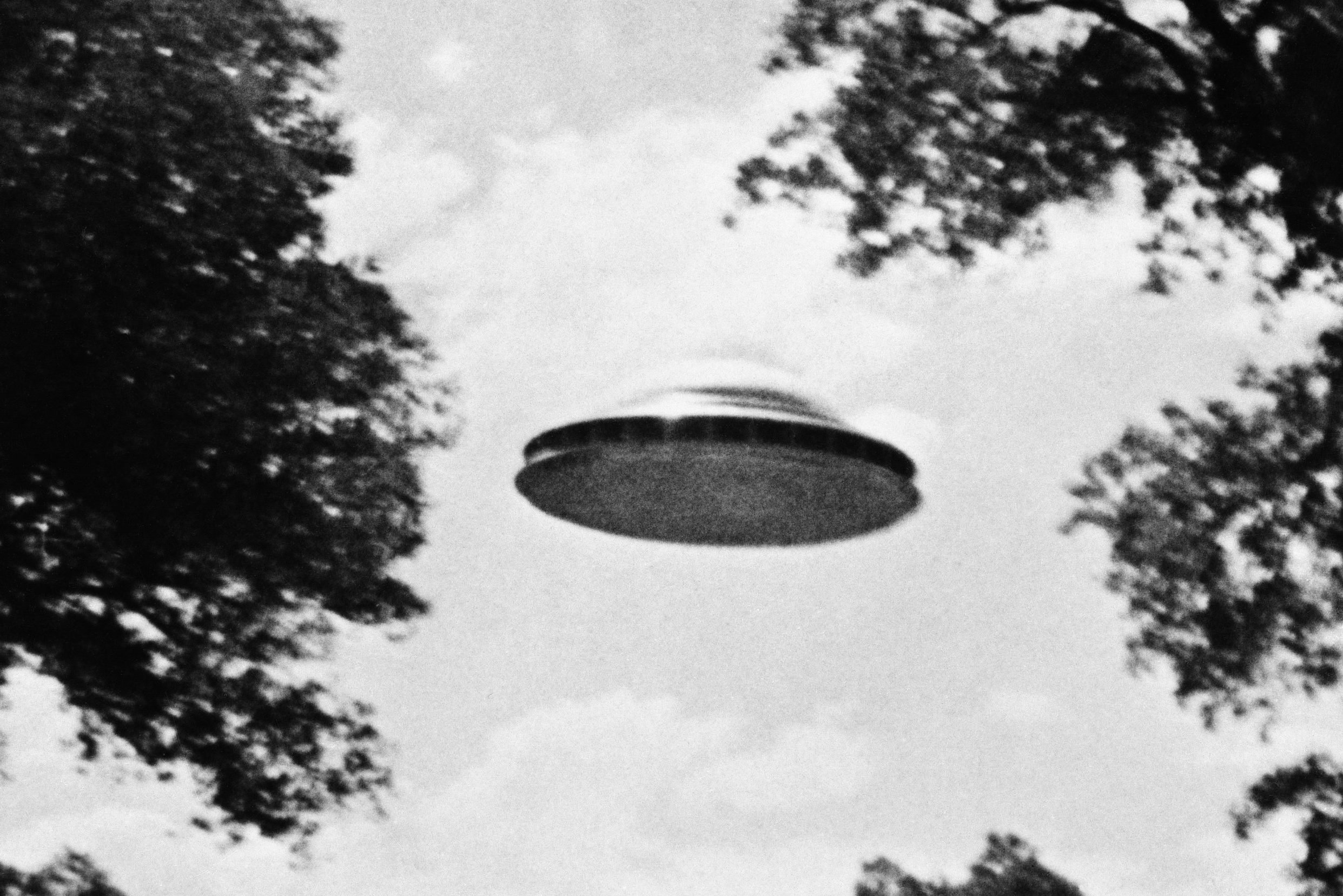 15 Most Chilling UFO Sightings Ever Recorded   AA1esdFm.img