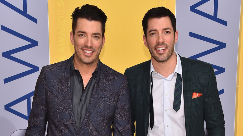 The Property Brothers Shared Their Favorite Hack For Cleaning A Paint Tray