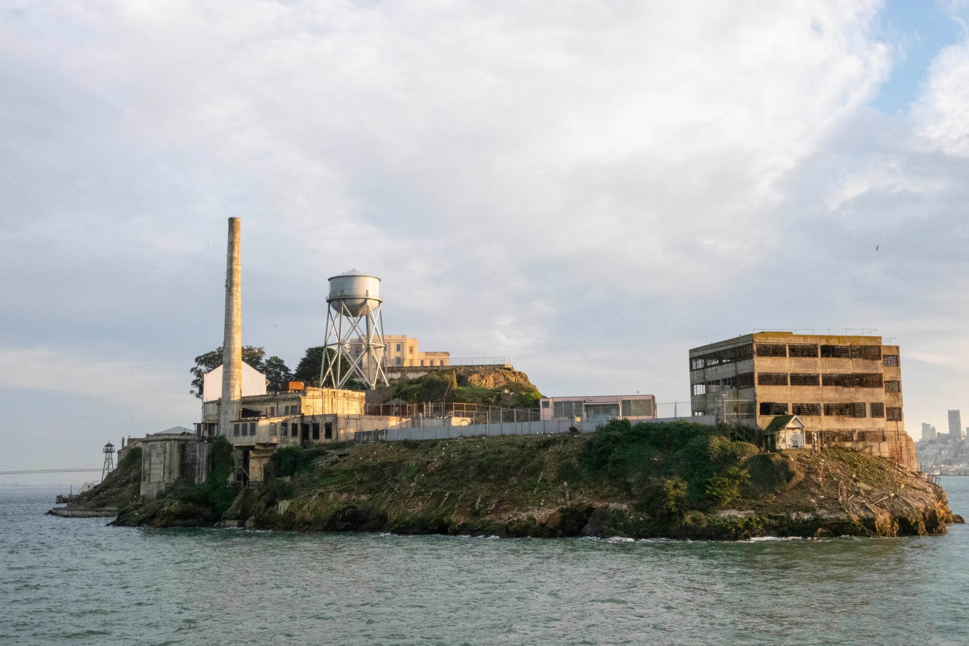 Segredos E Curiosidades Sobre A Lendária Prisão De Alcatraz 