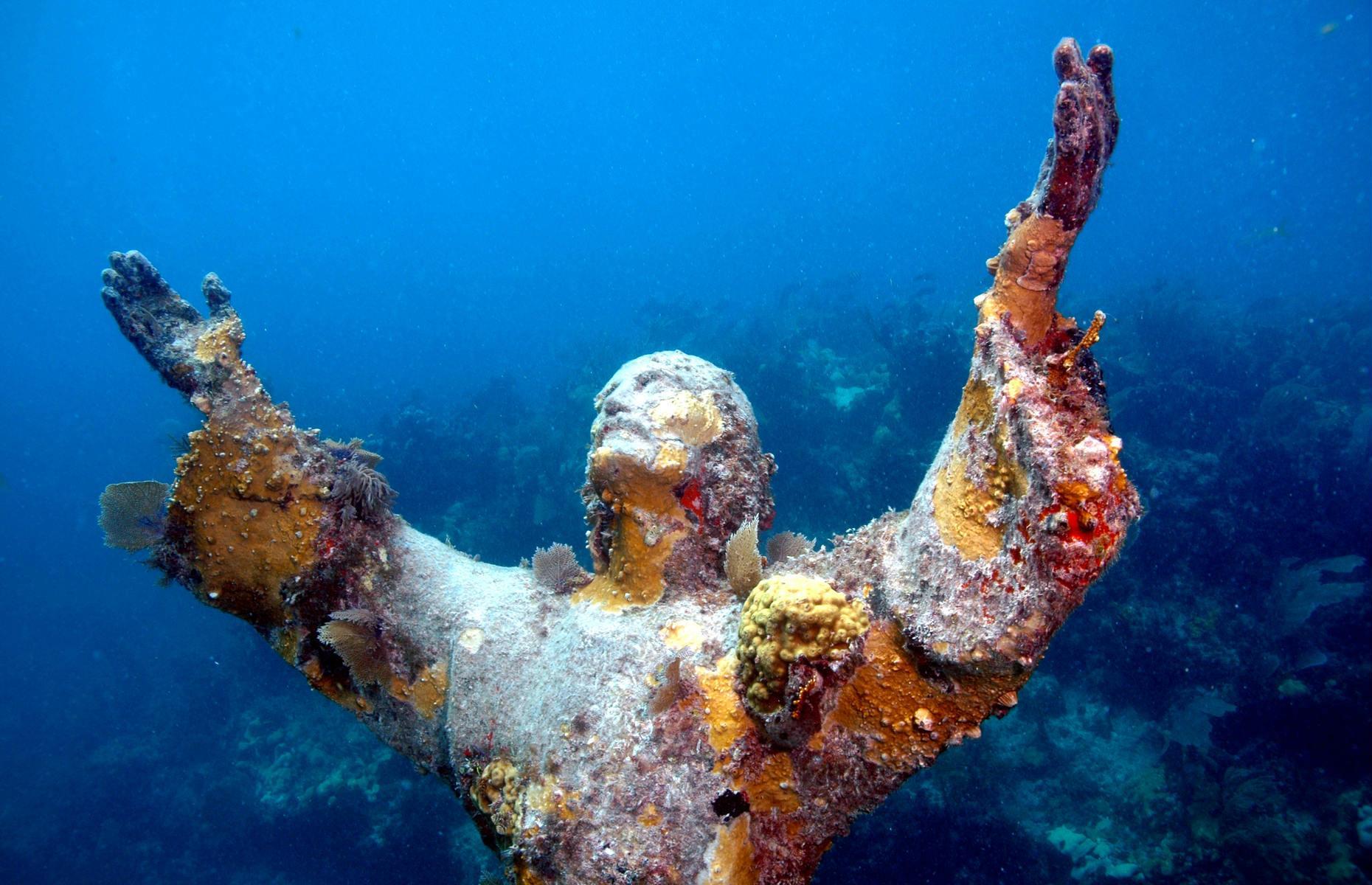 Eerie But Amazing Underwater Attractions Around the World