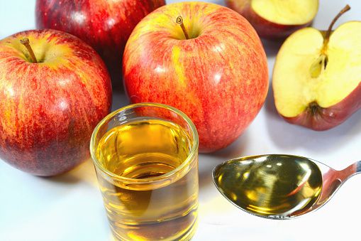 conozca la diferencia entre el vinagre de manzana y el vinagre de sidra de manzana