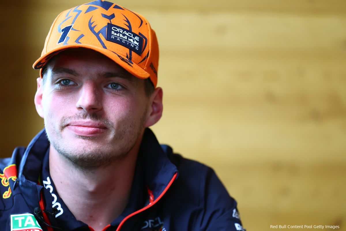 Ondertussen In F1 | Verstappen Rijdt Met Een Door Newey Ontworpen Aston ...