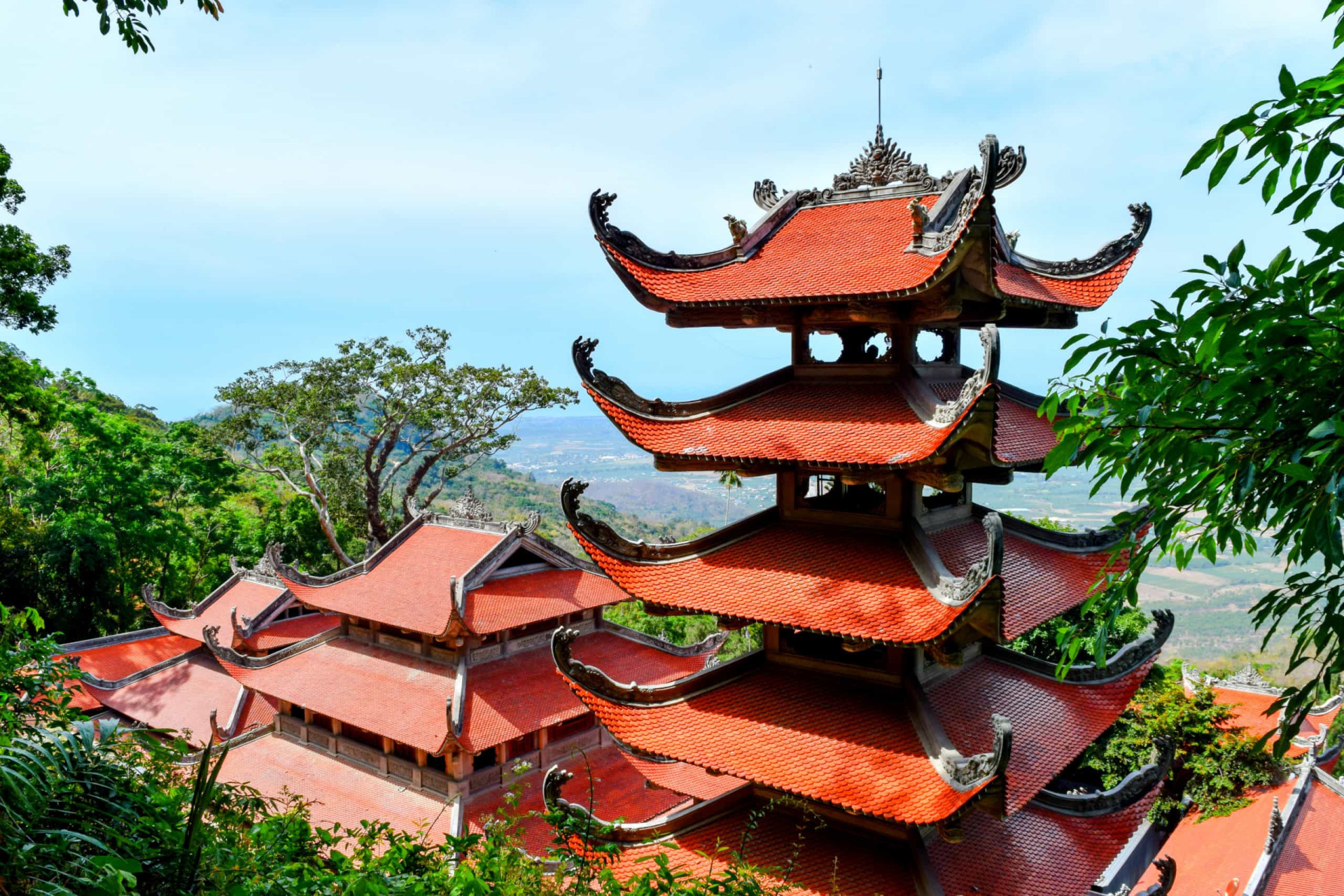 Where to admire the beauty of the pagoda