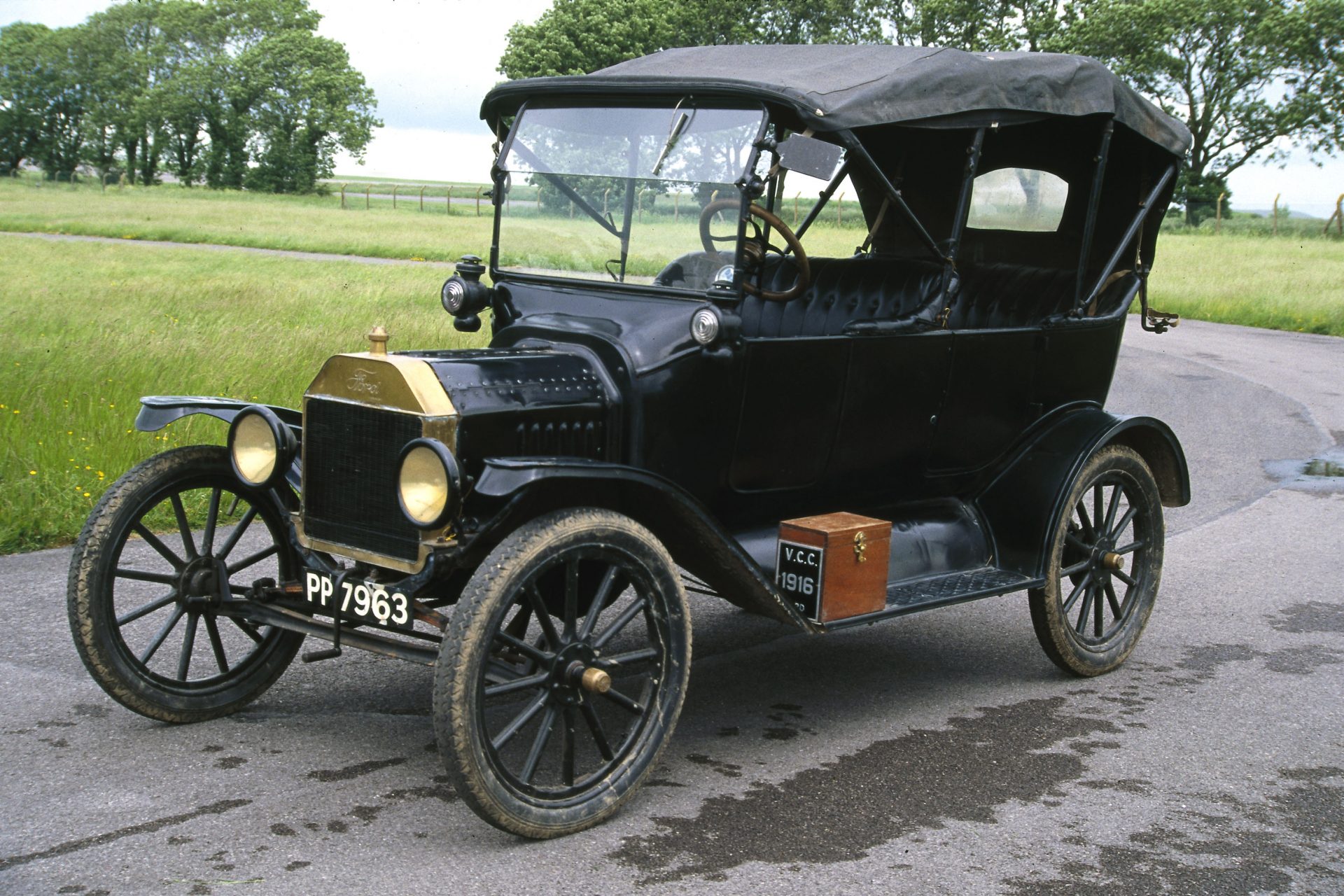 Форд т 4 Door 1920