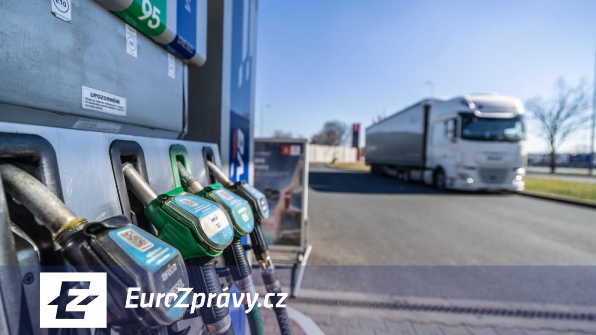 v česku dále klesaly ceny u čerpacích stanic. paliva oproti říjnu zlevnila o více než dvě koruny