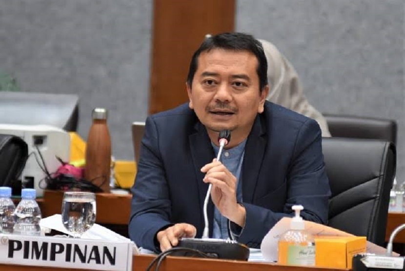 Dua Kapal Tenggelam Akibat Cuaca Ekstrem, Komisi V Minta Kemenhub Perhatikan Peringatan BMKG