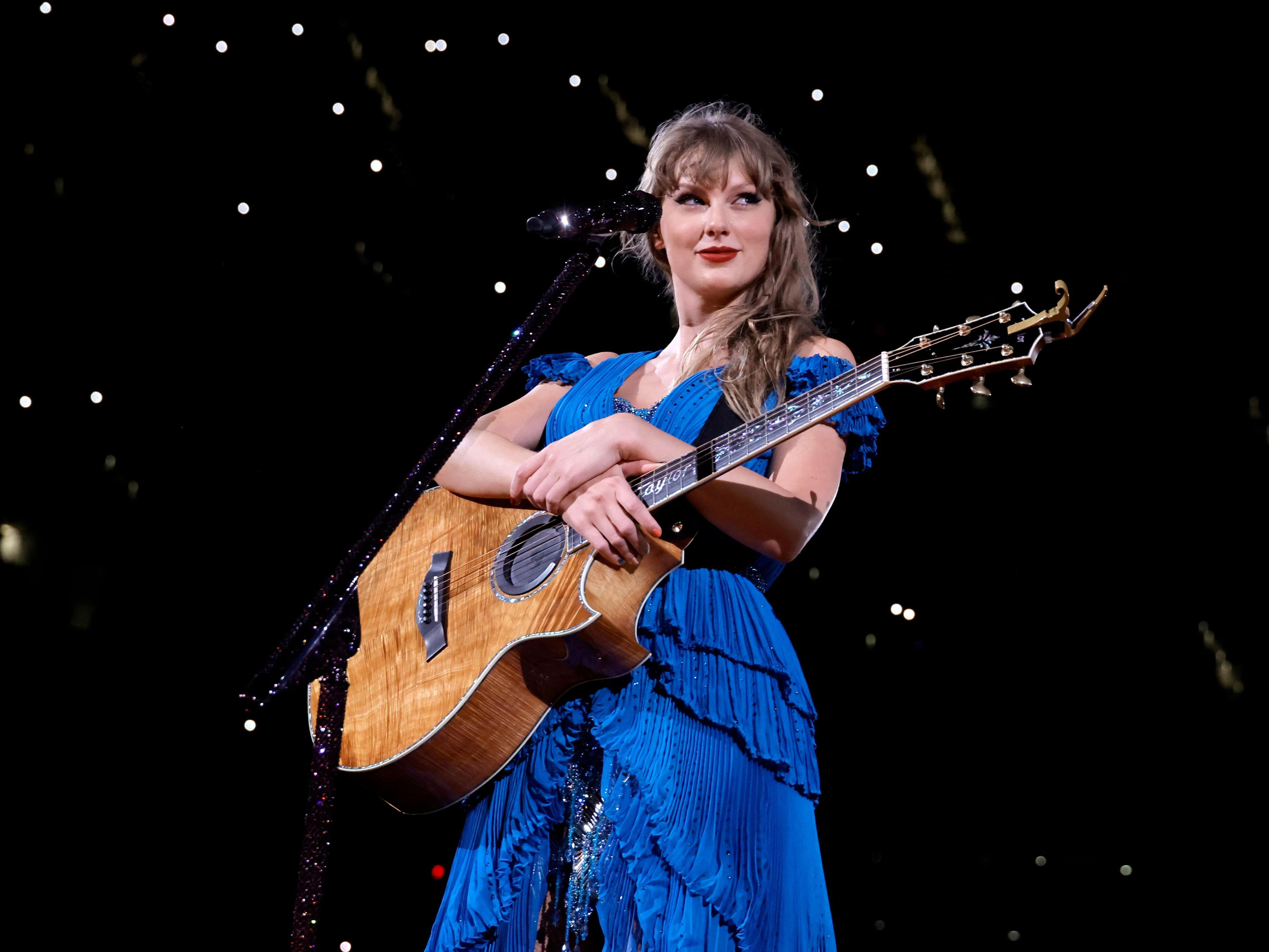 <ul class="summary-list"> <li>Taylor Swift has wrapped the first US leg for her blockbuster Eras Tour.</li> <li>Each night, she did an acoustic set with two surprise songs that were unlikely to be repeated.</li> <li>Swift performed "New Romantics" and "New Year's Day" for her sixth and final show in Los Angeles.</li> </ul><div class="read-original">Read the original article on <a href="https://www.insider.com/taylor-swift-eras-tour-surprise-songs-acoustic-2023-4">Insider</a></div>