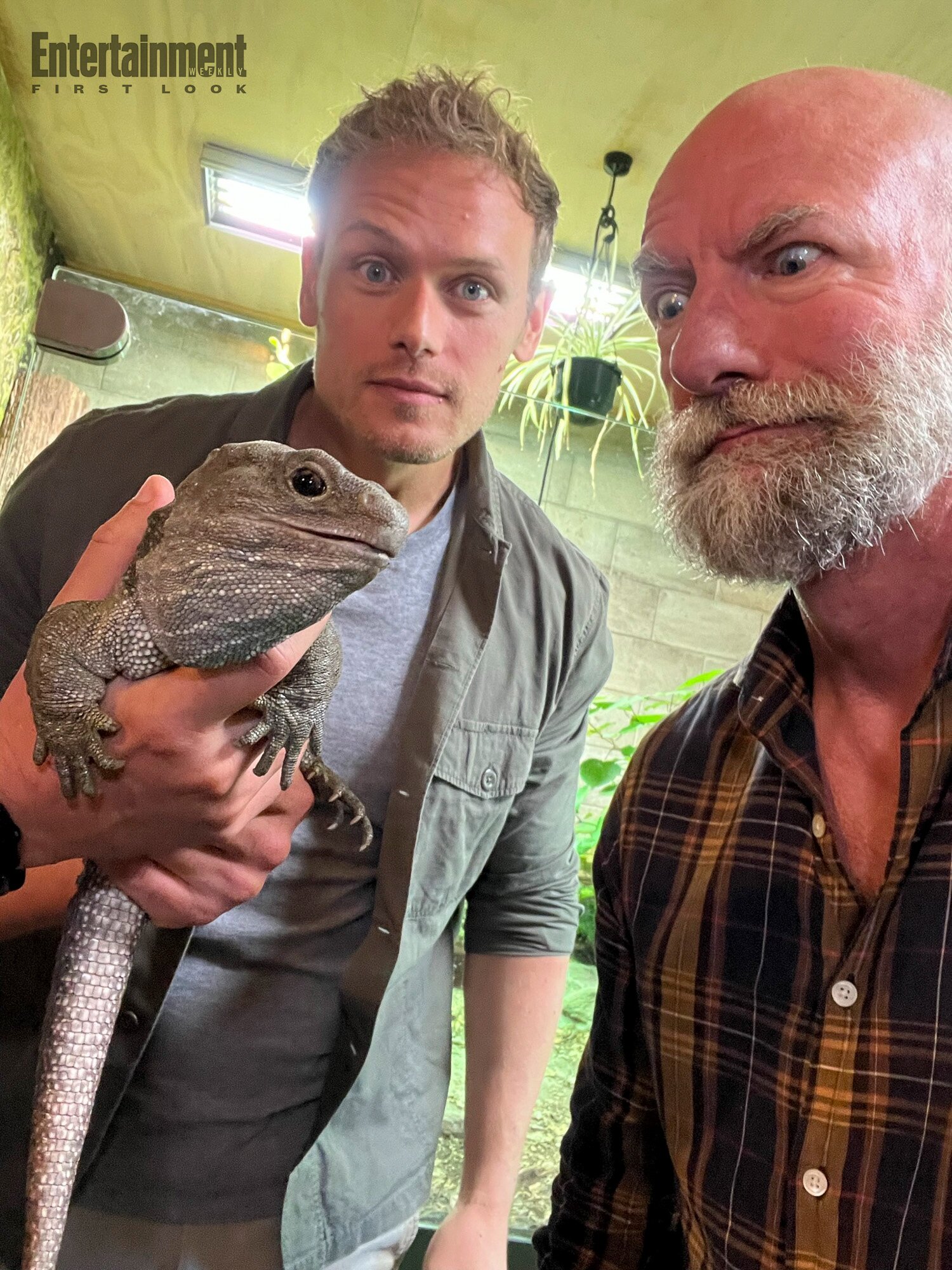 Sam Heughan and Graham McTavish meet lizards and go diving in New ...
