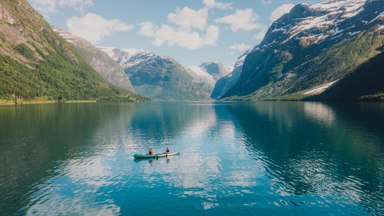 Calling all adventurous women over 50! Unleash your spirit in Norway's stunning landscapes, wellness retreats & cultural immersions.