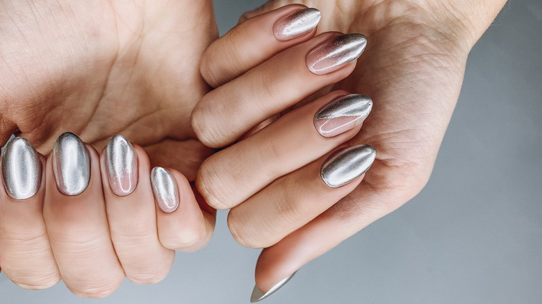Why Round Nails May Be The Best Shape For Short Fingers