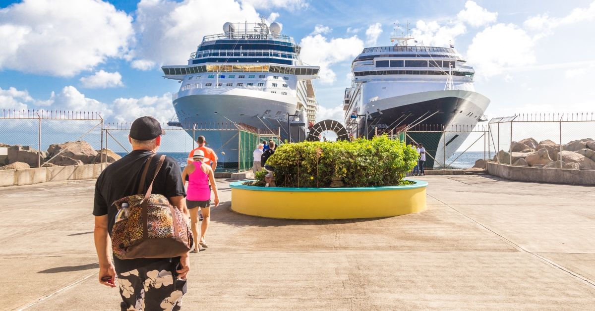 <p> Planning for a cruise can be a year-long event. By the time you've booked your journey with one of the <a href="https://financebuzz.com/top-travel-credit-cards?utm_source=msn&utm_medium=feed&synd_slide=1&synd_postid=13047&synd_backlink_title=top+travel+credit+cards&synd_backlink_position=1&synd_slug=top-travel-credit-cards">top travel credit cards</a> and boarding day arrives you might not know what to do first.  </p> <p> Should you visit the buffet? Get situated in your cabin? Plunge into the pool?  </p> <p> Start your ocean journey on the right foot by following our checklist of 16 things to do as soon as you board your cruise ship. </p> <p>  <a href="https://financebuzz.com/top-travel-credit-cards?utm_source=msn&utm_medium=feed&synd_slide=1&synd_postid=13047&synd_backlink_title=Compare+the+best+travel+credit+cards+for+nearly+free+travel&synd_backlink_position=2&synd_slug=top-travel-credit-cards">Compare the best travel credit cards for nearly free travel</a>  </p>