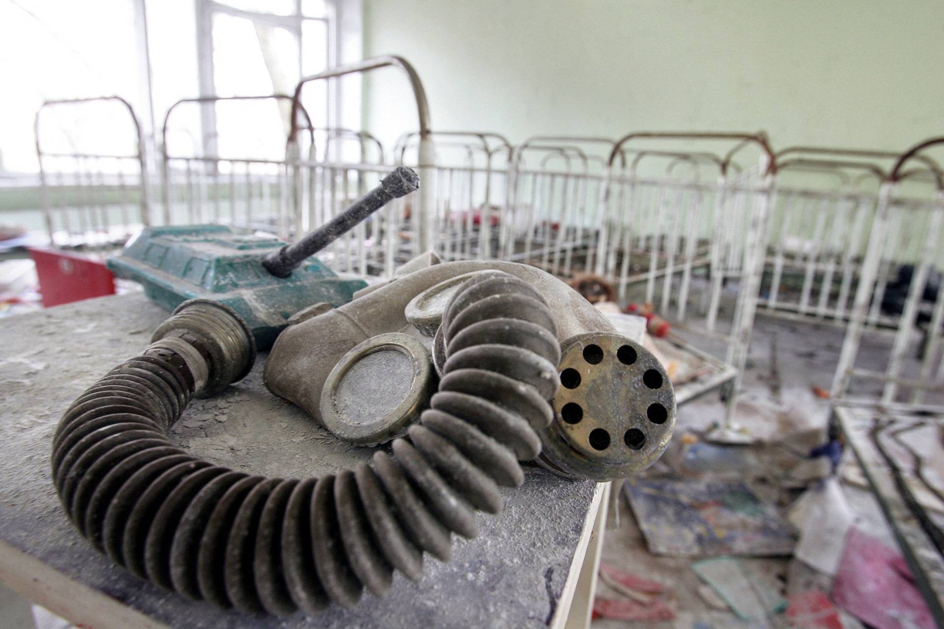 <p>La catastrophe de Tchernobyl, en avril 1986, a donné lieu à une tragédie d'une ampleur véritablement effrayante, qui a entraîné l'évacuation totale de Prypiat, la ville la plus proche de la centrale nucléaire sinistrée. Aujourd'hui, c'est une ville fantôme contaminée, rappelant de manière effroyable l'un des épisodes les plus effrayants de l'histoire moderne.</p>