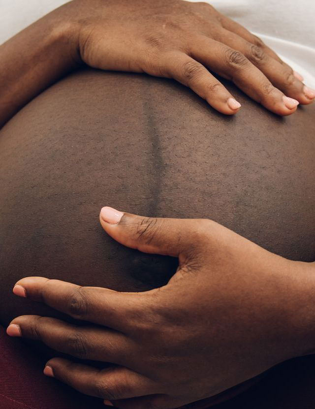 Aux États-Unis, une femme enceinte sur cinq subit des maltraitances  médicales - Elle
