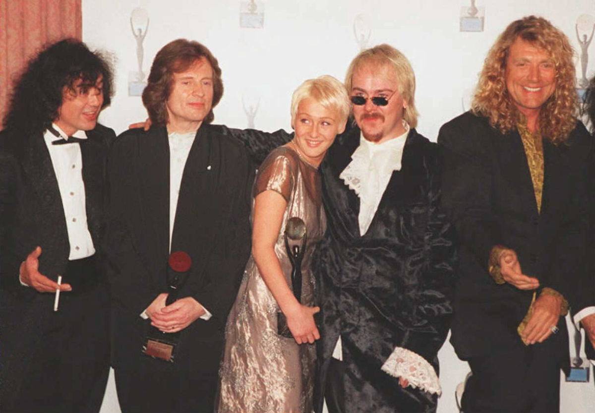 <p>At the 1995 induction ceremony, there was clearly some internal strife between the surviving members of Led Zeppelin. This was around the time that Robert Plant and Jimmy Page began working together again, excluding John Paul Jones. The Zeppelin bassist touched upon this in his speech, sarcastically thanking the other two members for remembering his phone number. However, their drama didn't affect their playing. </p> <p>Adding Steven Tyler, Joe Perry, and Neil Young to their lineup, the group played "Train Kept A-Rollin'," "For Your Love," "Bring It On Home," "Reefer Head Woman," "Boogie Chillen," "Baby Please Don't Go." They closed with a powerful performance of "When the Levee Breaks."</p>
