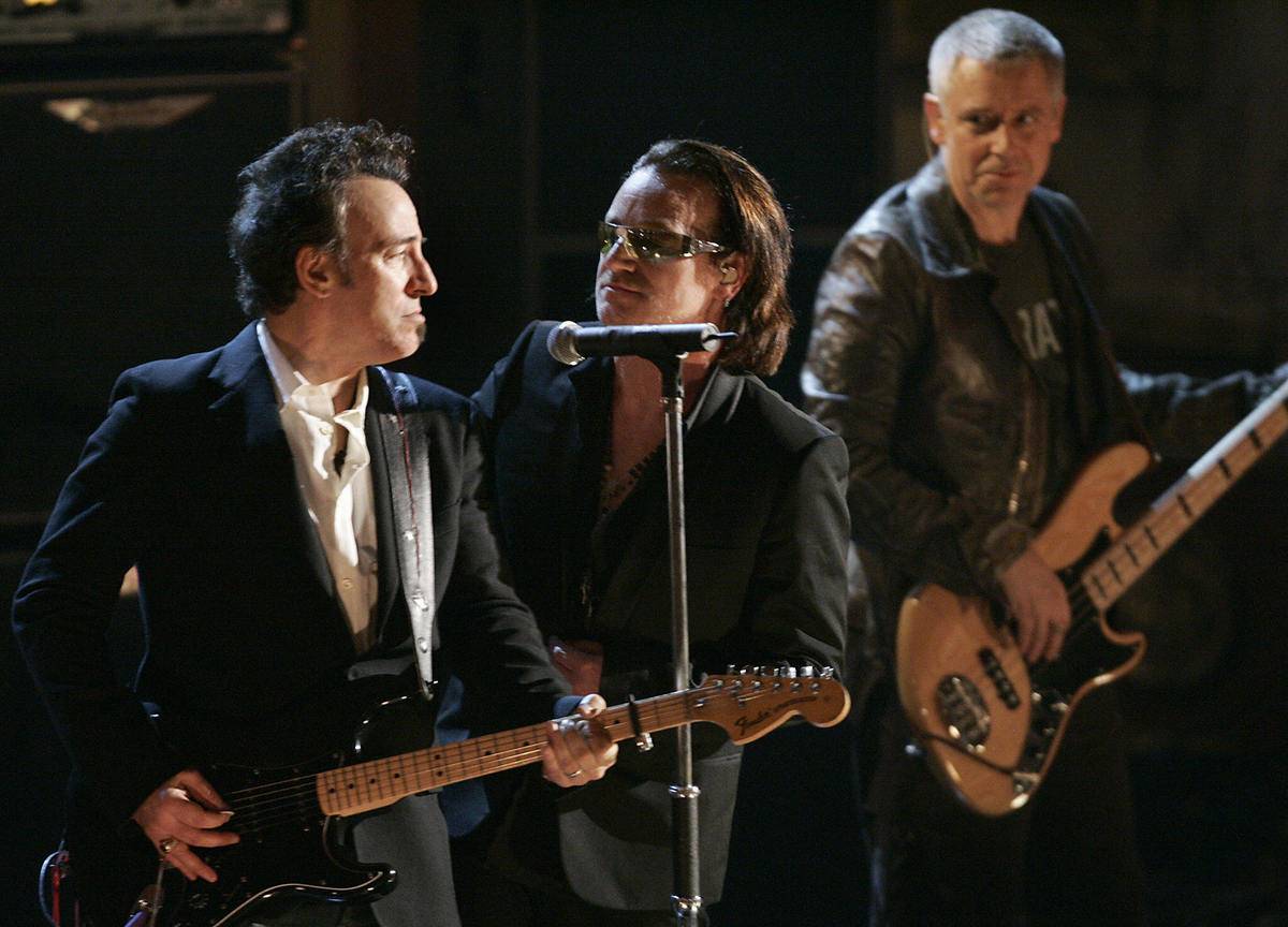 <p>In 2005, Bruce Springsteen inducted U2 to the Rock and Roll Hall of Fame, six years after Bono had welcomed The Boss into the prestigious club. Of course, U2 gave their standard epic performance of songs such as "Vertigo," "Until the End of the World," and "Pride (In the Name of Love." </p> <p>However, the real treat was when Springsteen took the stage and joined the group for "I Still Haven't Found What I'm Looking For." To this day, this performance is regarded as one of the greatest Rock Hall cameos of all time. </p> <p><a href="https://www.msn.com/en-us/community/channel/vid-rm8gb6502735hjr5kwws5apergf2ehaxhx4n7c4eyc5yhkkkapya?item=flights%3Aprg-tipsubsc-v1a&ocid=windirect&cvid=89e366c9b4094002b65f4a70a655c93d" rel="noopener noreferrer">Follow our brand to see more like this</a></p>