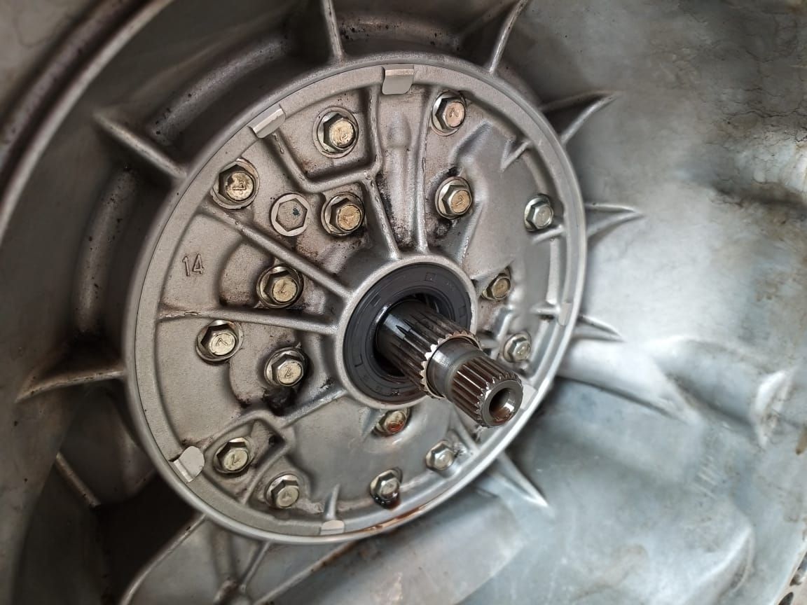 Ternyata Ini 2 Penyebab Utama Berkurangnya Oli Transmisi Mobil Matik