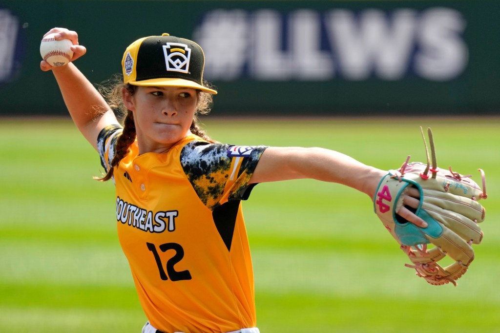 Stella Weaver of Tennessee ties LLWS girl record with four hits in