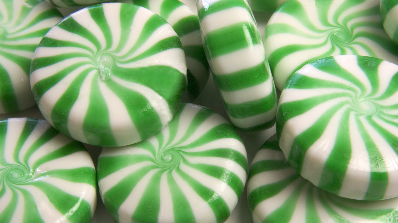Зеленые мятные конфеты. Мятные сладости. Мятные конфеты. Зеленые леденцы. Мятные леденцы.