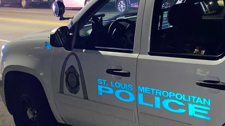 Innocent bystander caught in crossfire during south St. Louis restaurant shooting, police say