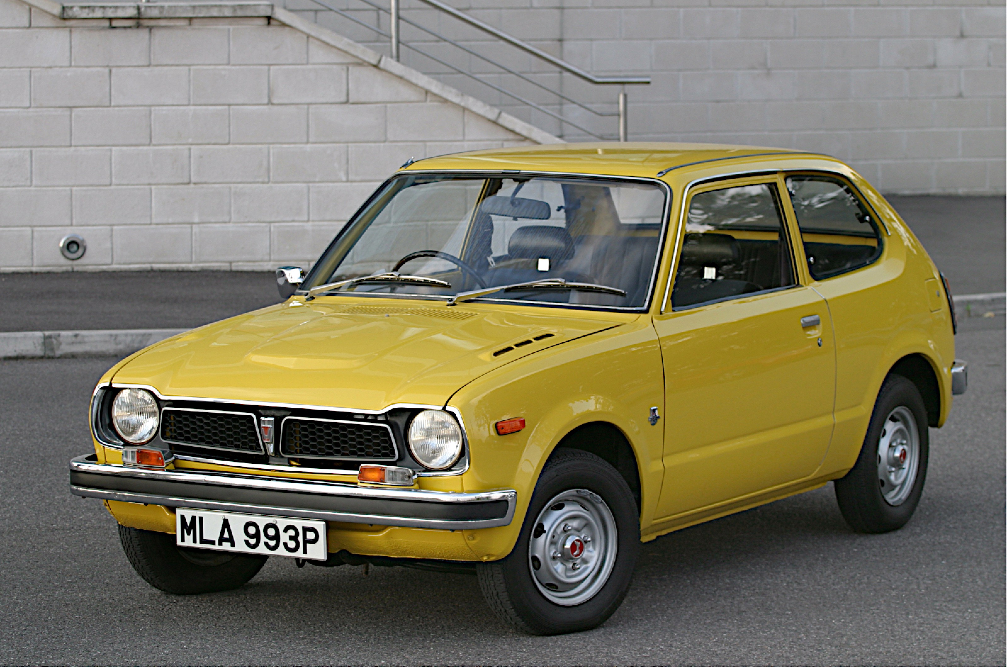 1 поколение лет. Honda Civic 1 поколение. Honda Civic 1972. Honda Civic 1973. Хонда Цивик 1 поколения.