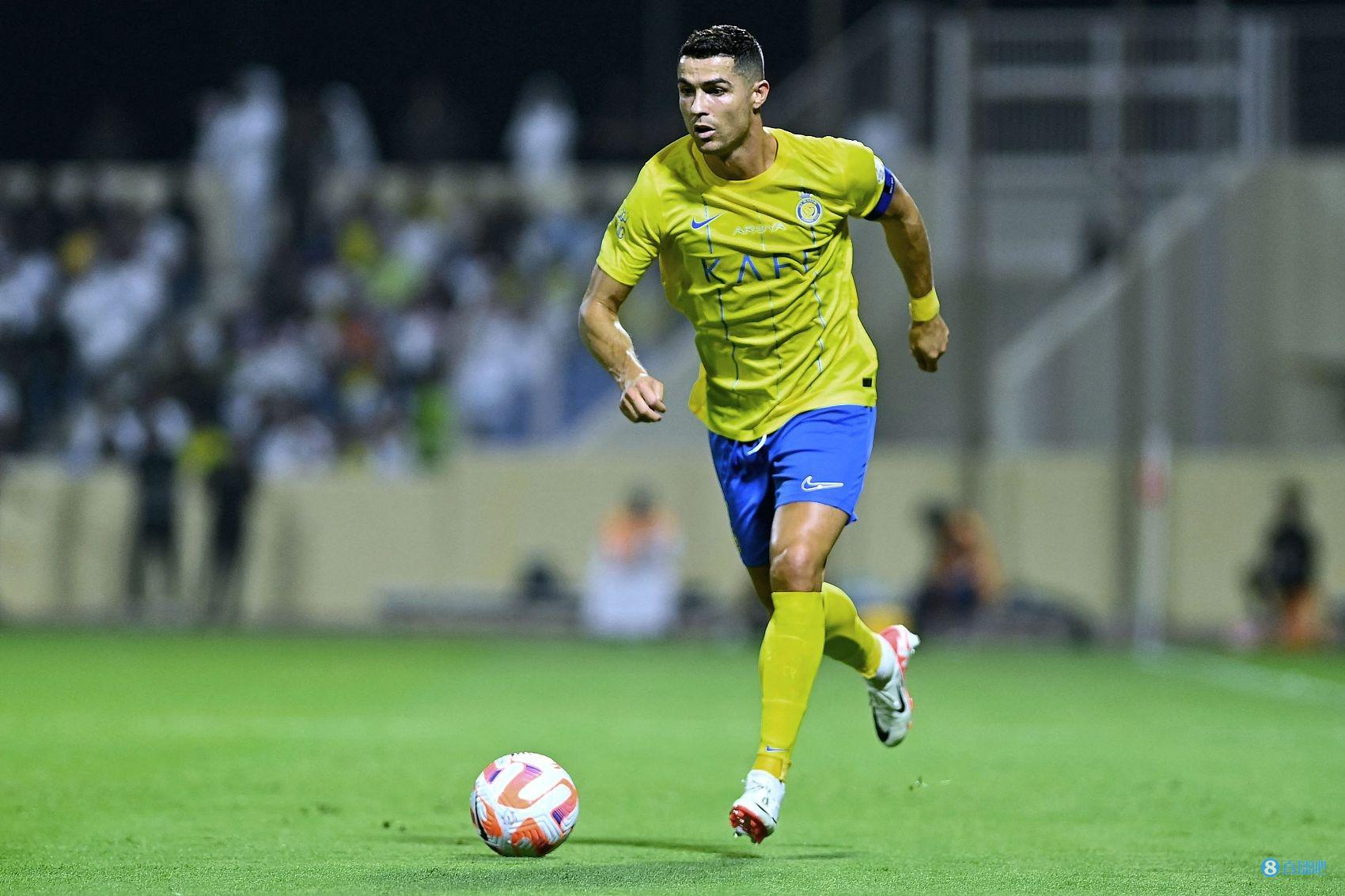 Аль наср рияд аль фатех. Роналду Аль Наср. Ronaldo 2023 al Nasr. Криштиану Роналду в форме Аль Наср. Футбольный клуб Аль-Таавун.