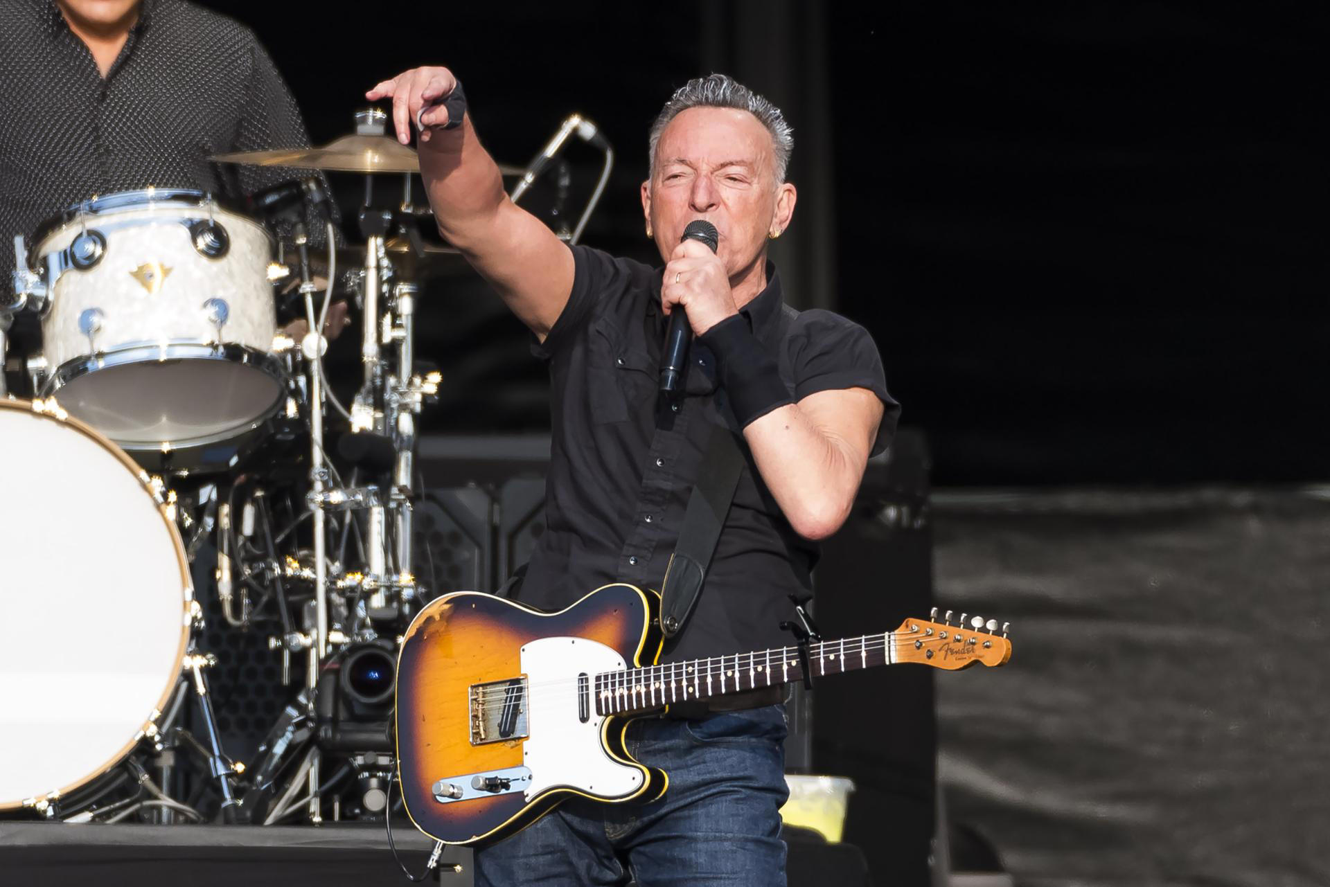 Bruce Springsteen Rocks Gillette The Boss Takes Center Stage