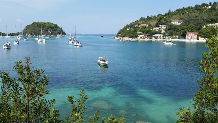 Paxos Island in Greece is a perfect option for your Greece trip, especially if you are looking for a more off the beaten path and not-so-touristy Greek Island. Here are some tips on the best Hotels in Paxos, things to do and see, the best beaches in Paxos and more.