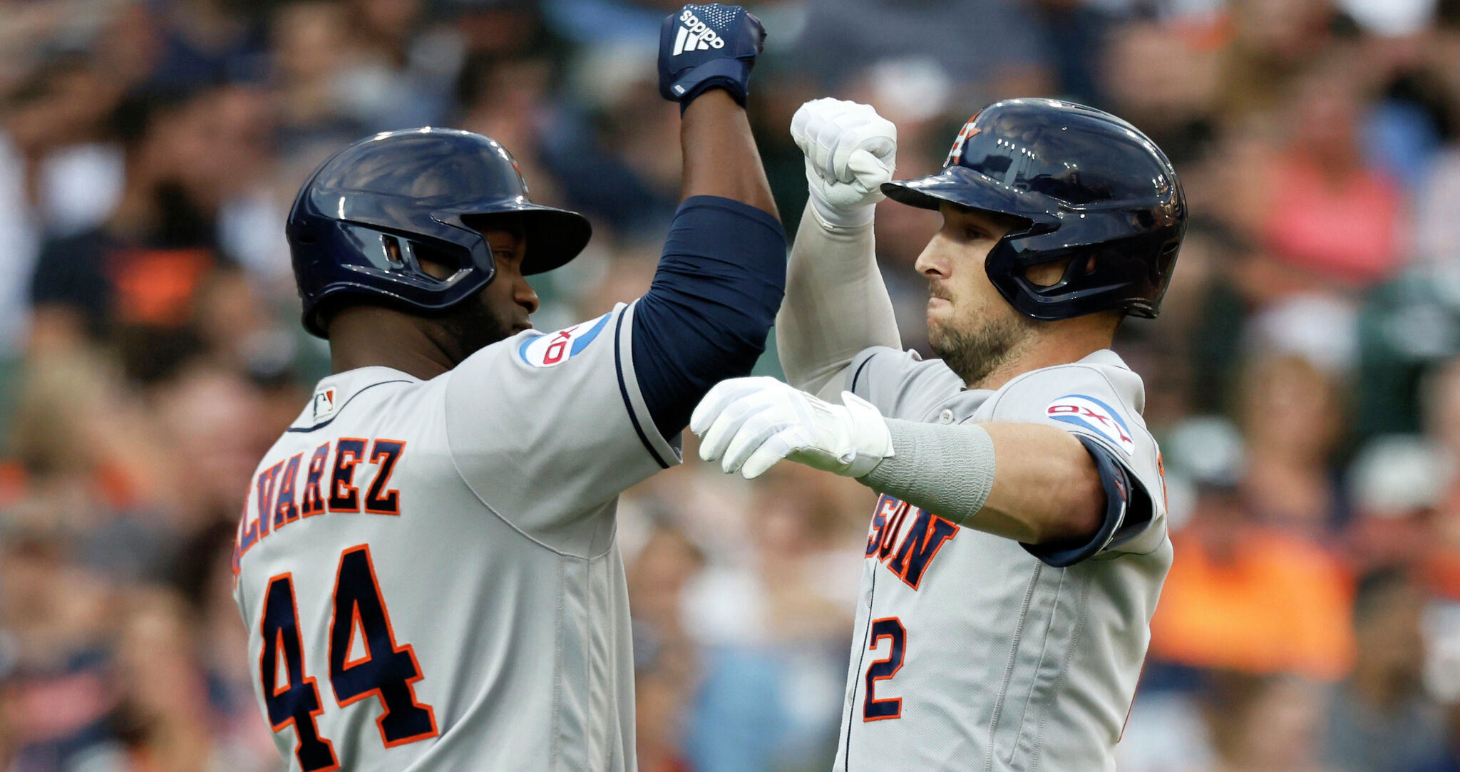 Astros 9, Tigers 2 Houston responds with a blowout victory