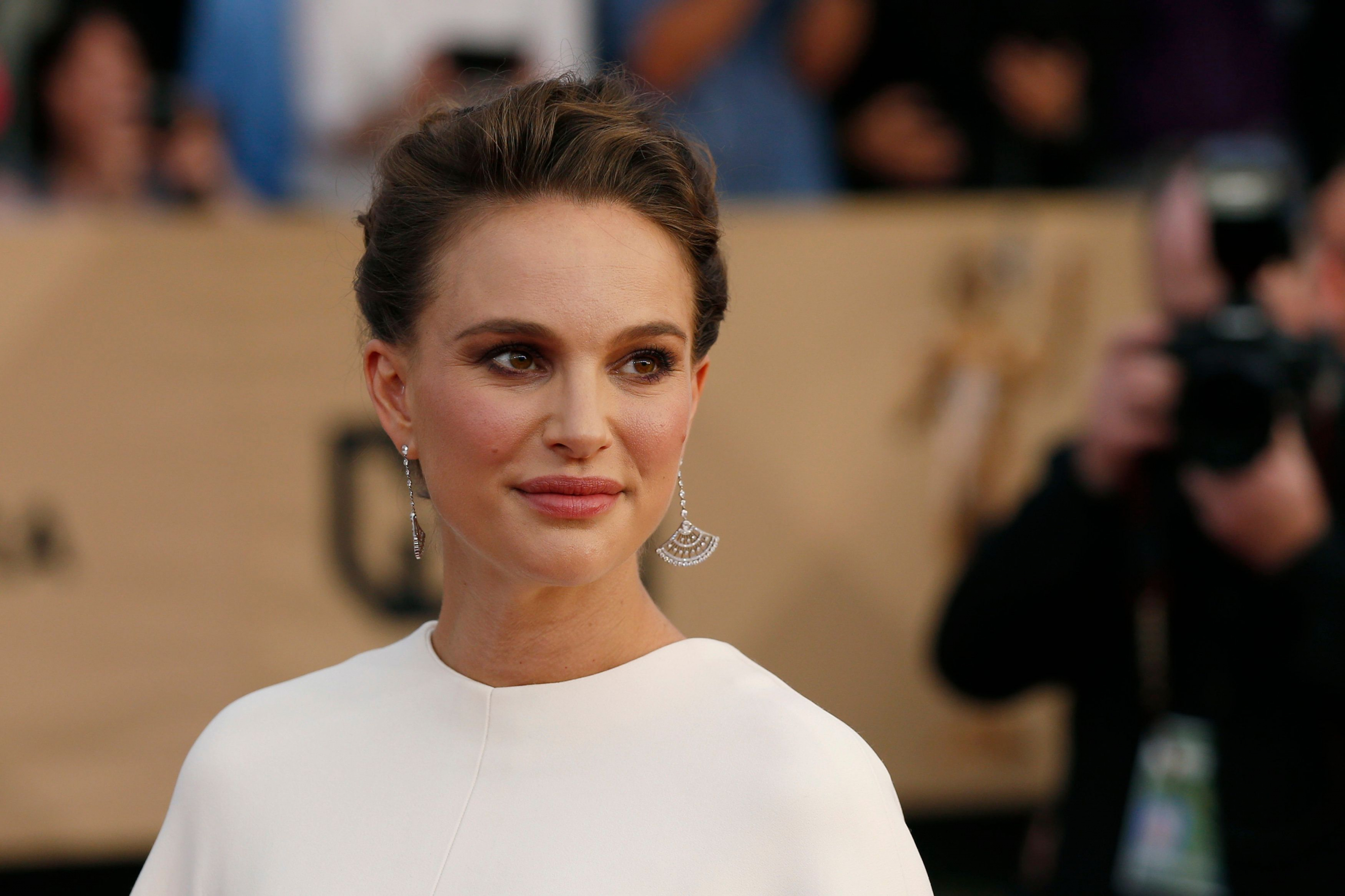 Натали Портман фото 2017. Natalie Portman руки. Актрисы кино с квадратной головой.