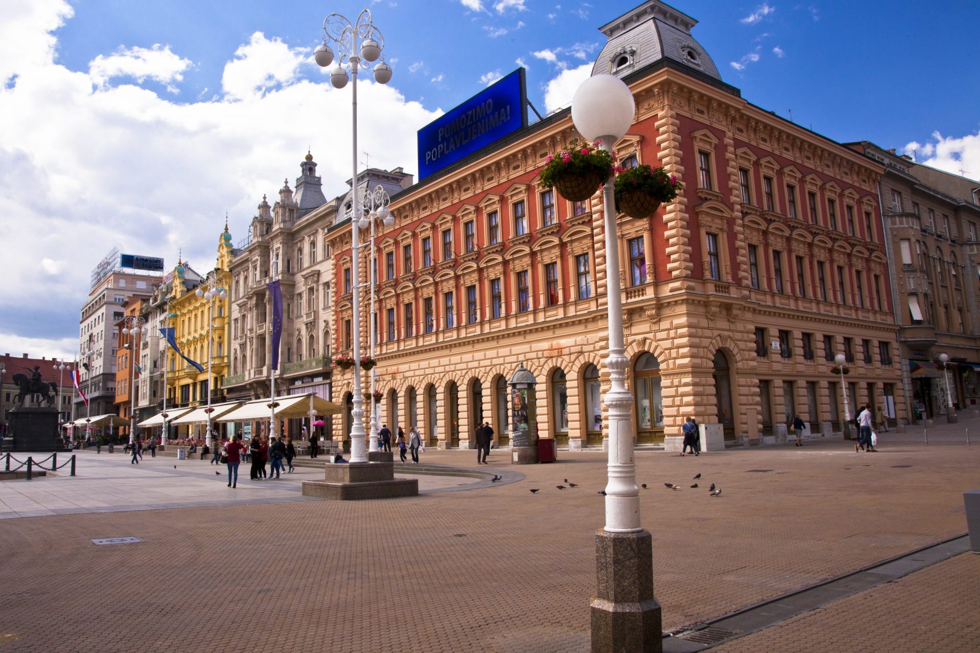 <p>Ban-Jelačić Square is the central square of Zagreb. It's an unmissable stop in the city, surrounded by cafes and restaurants where you can take a well-deserved break.</p> <p>The average price of one night in an Airbnb in Zagreb (according to Time Out) is €57 ($61.50).</p>